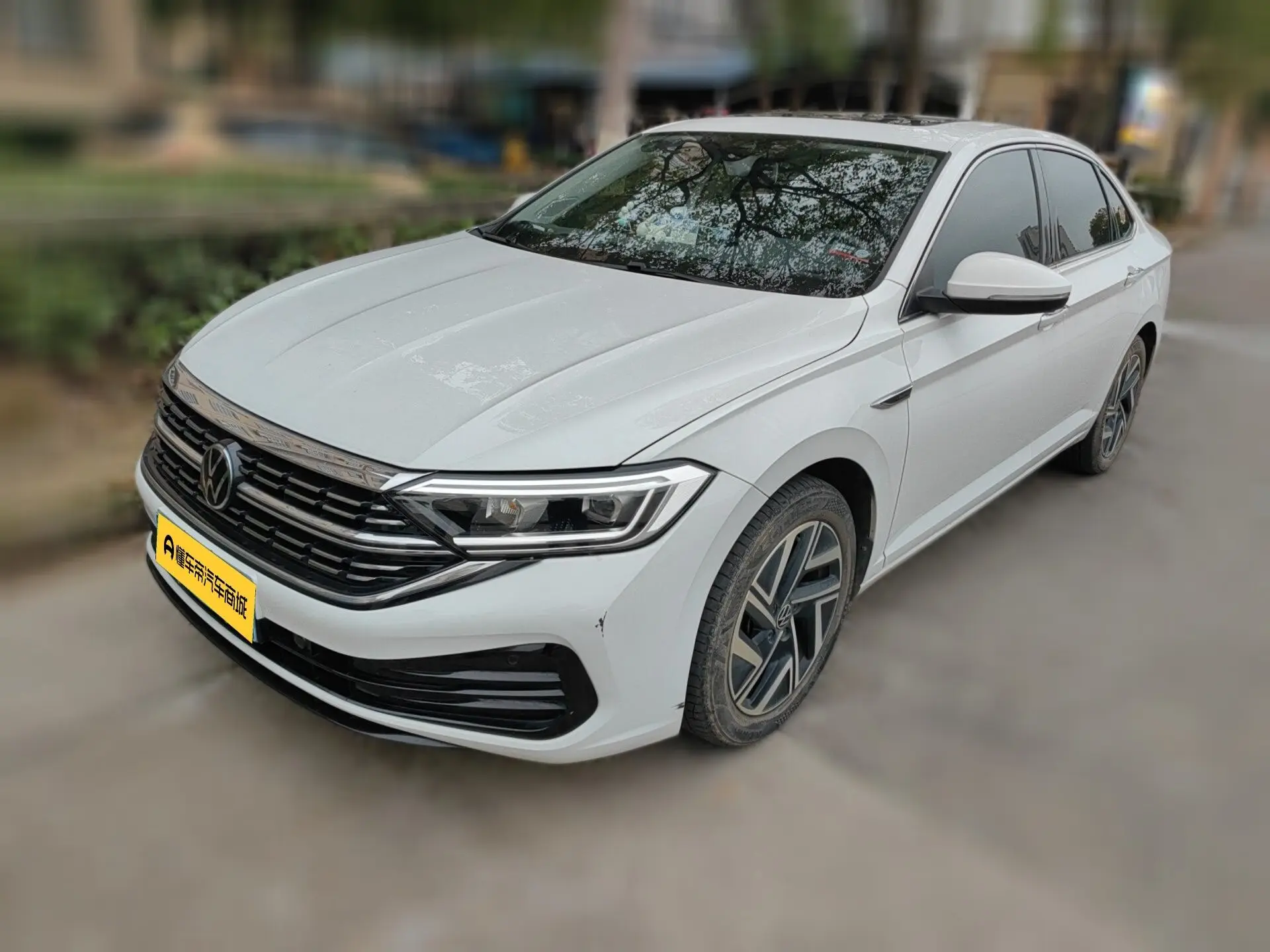 Volkswagen Sagitar  из Китая