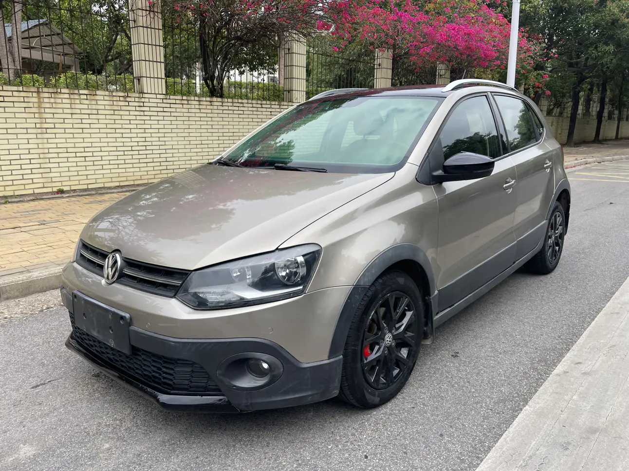 Volkswagen Polo  из Китая