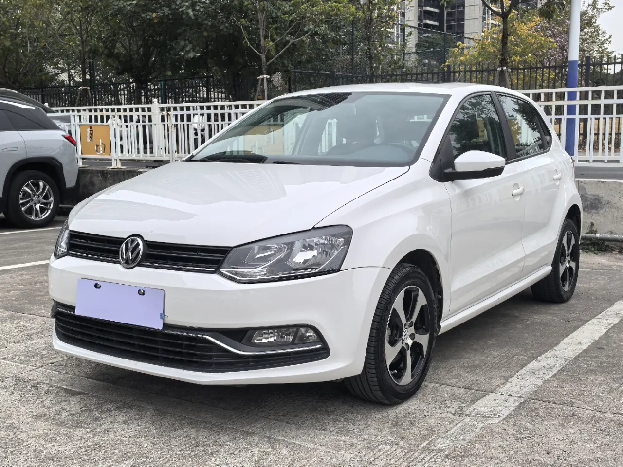 Volkswagen Polo  из Китая