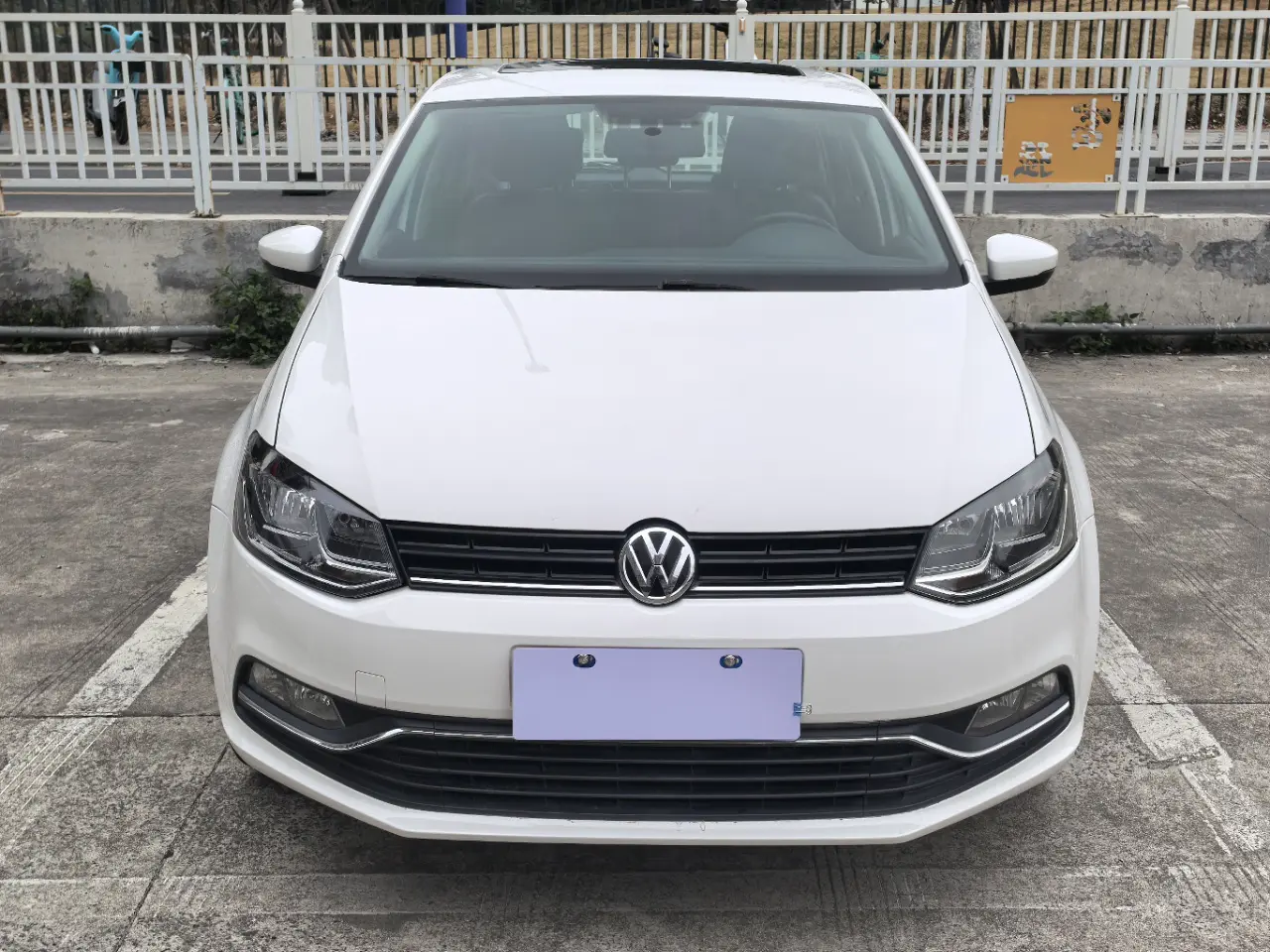 Volkswagen Polo  из Китая