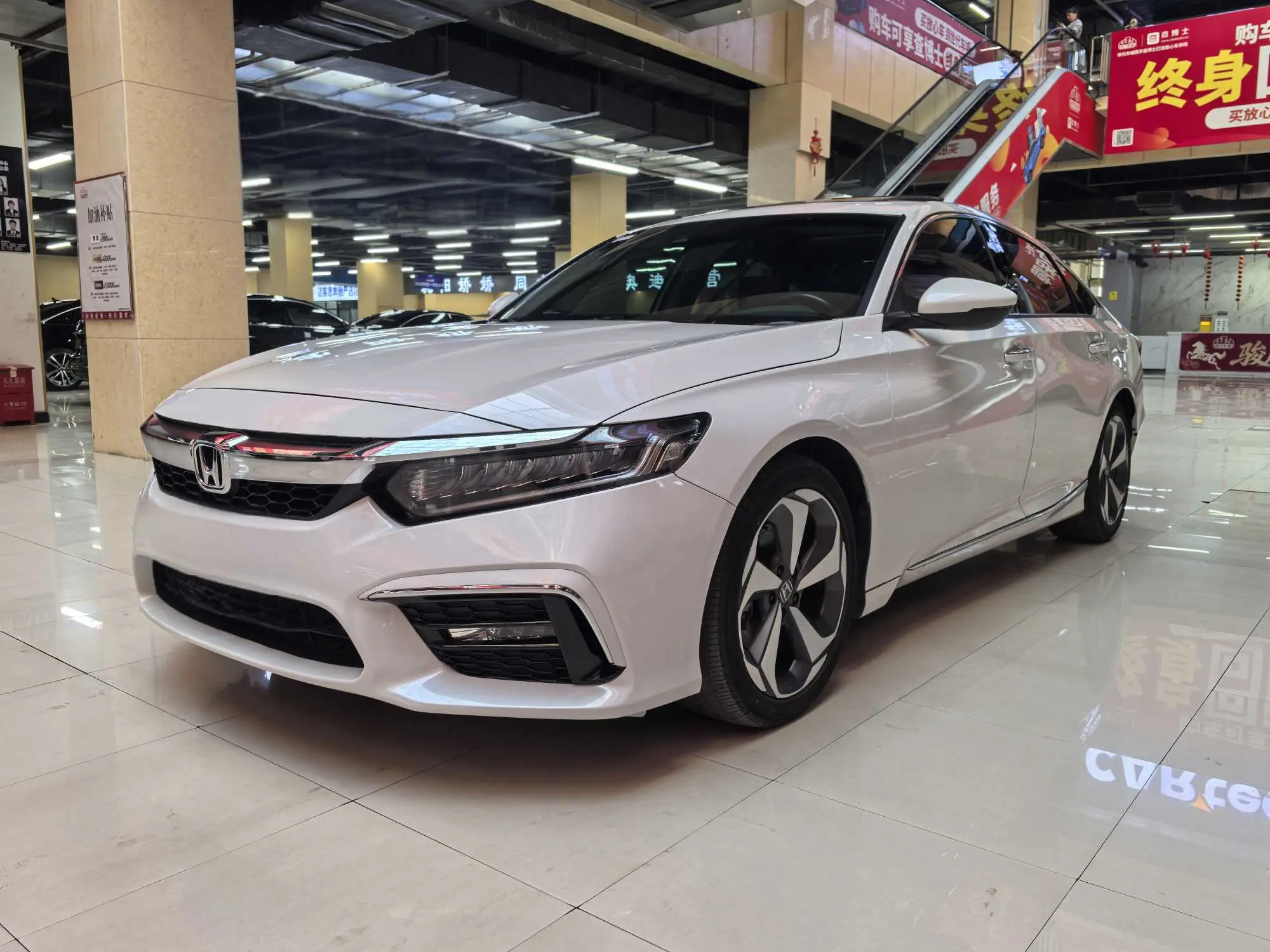 Honda Inspire (Yingshipai)  из Китая