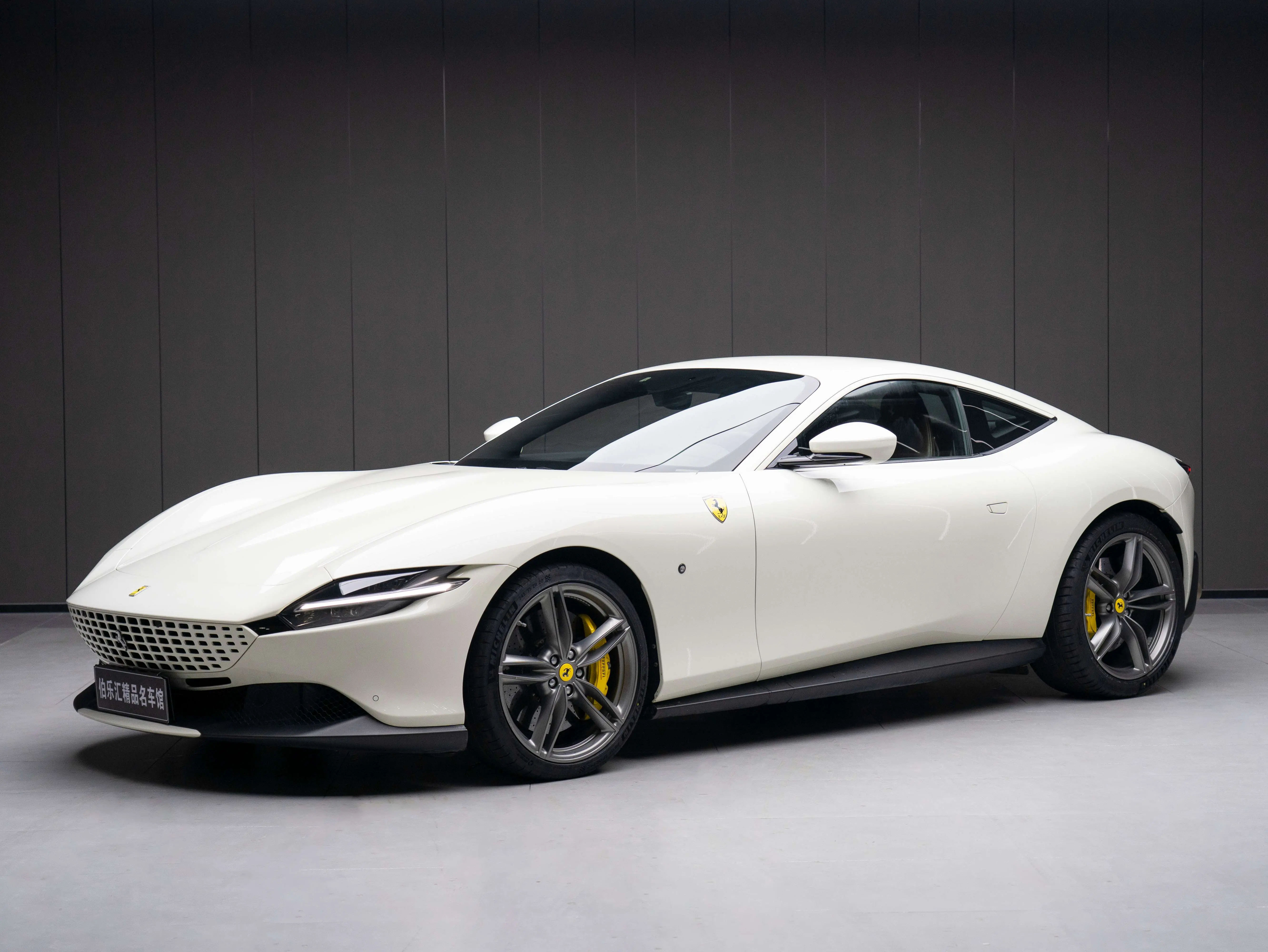 Ferrari Roma  из Китая