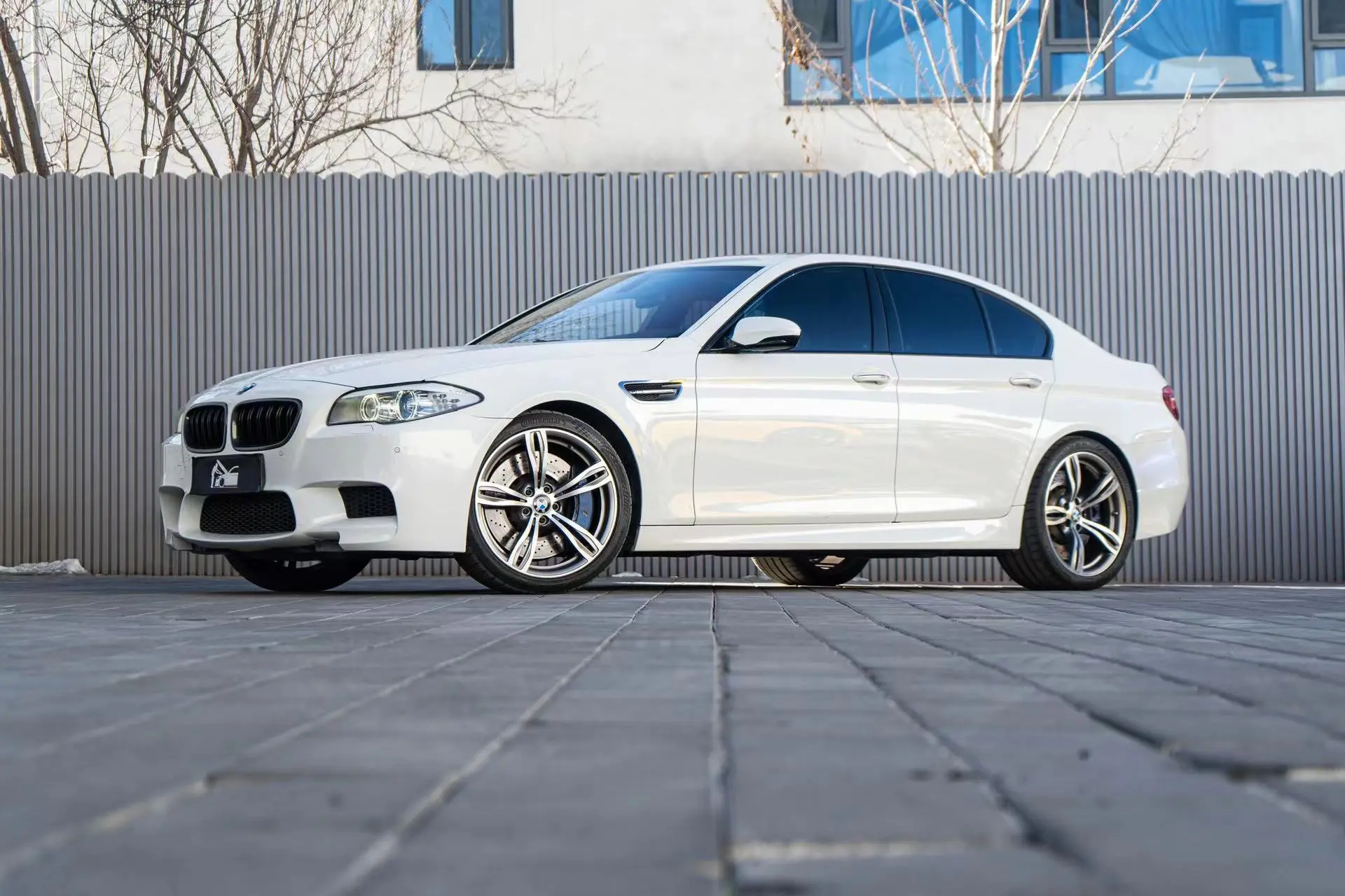 BMW M5  из Китая