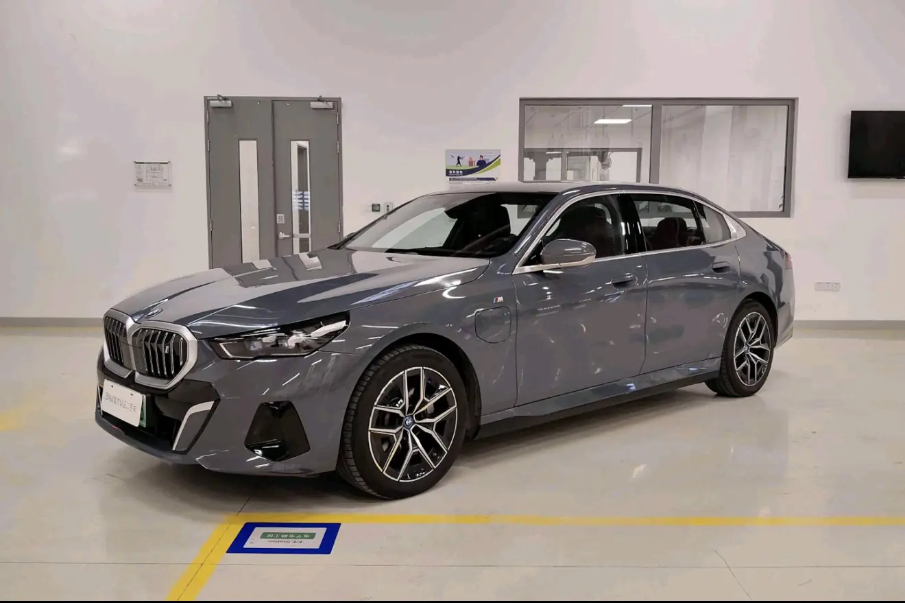 BMW i5  из Китая