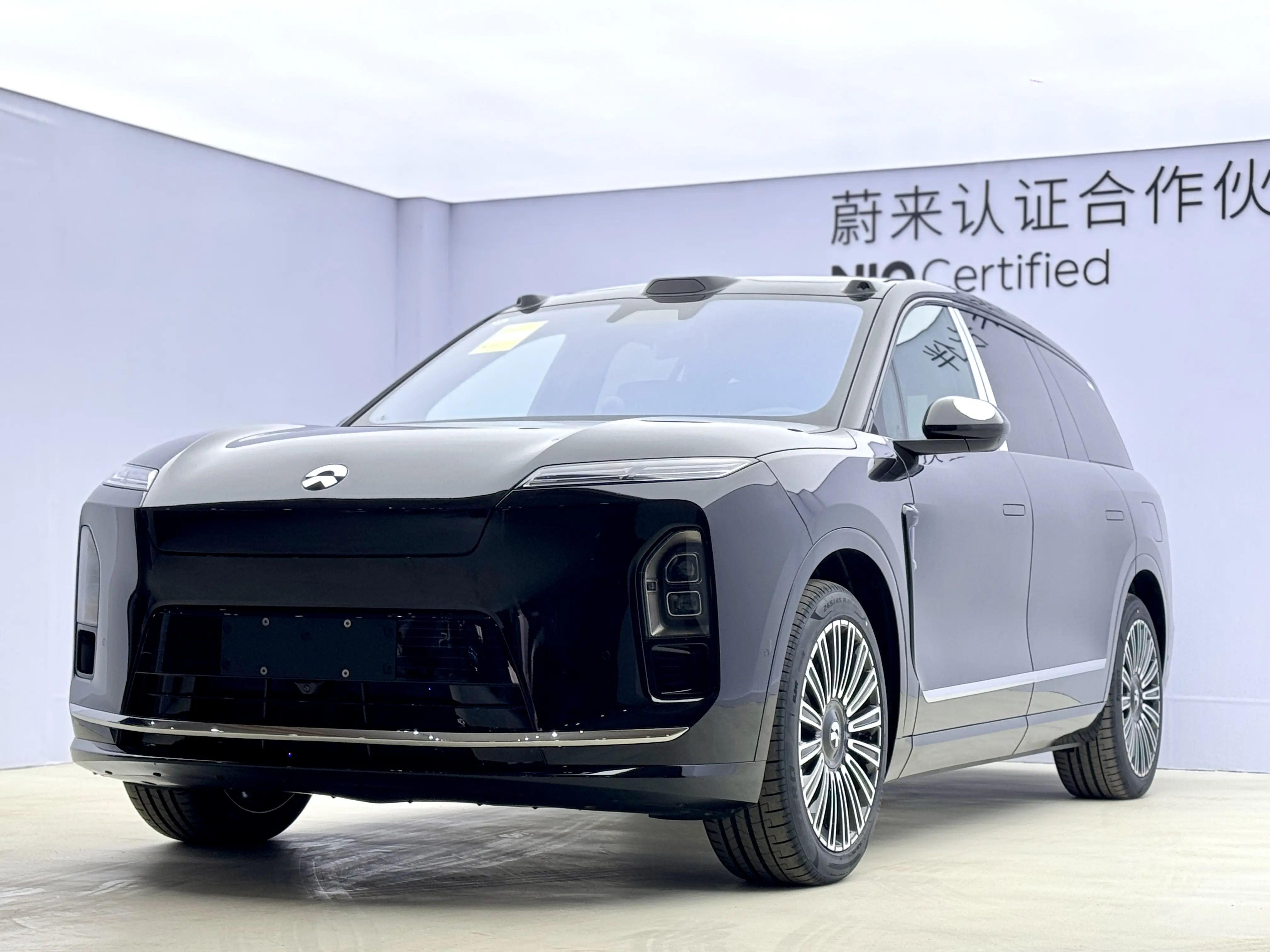 NIO ES8  из Китая