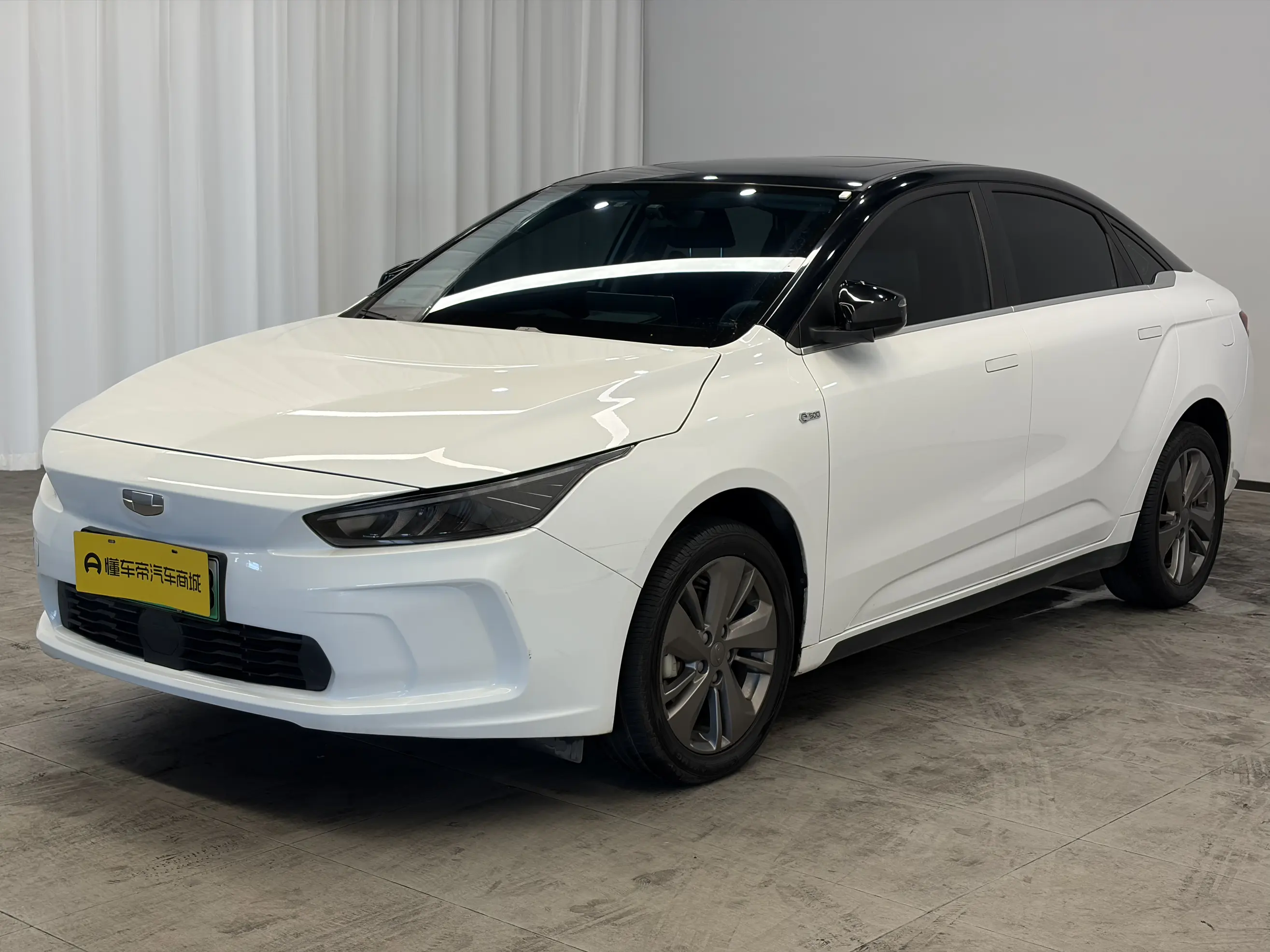 Geely Geometry A  из Китая