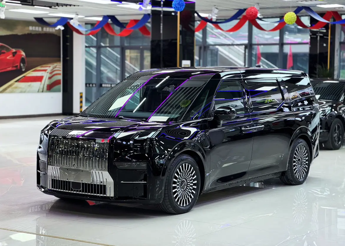 ZEEKR 009  из Китая