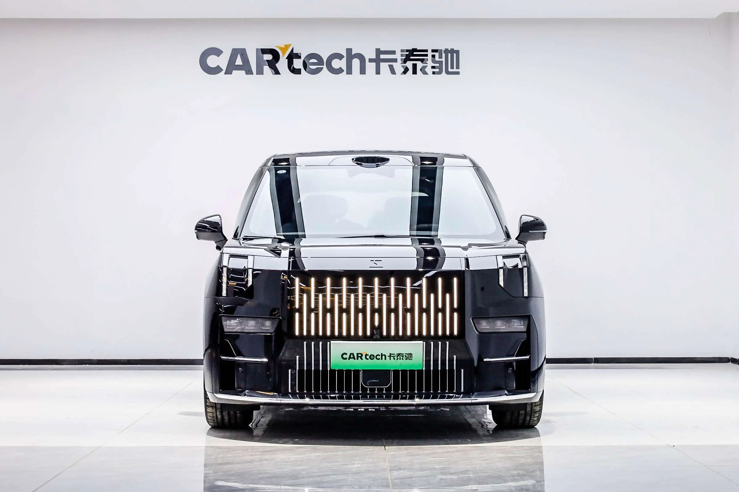 ZEEKR 009  из Китая