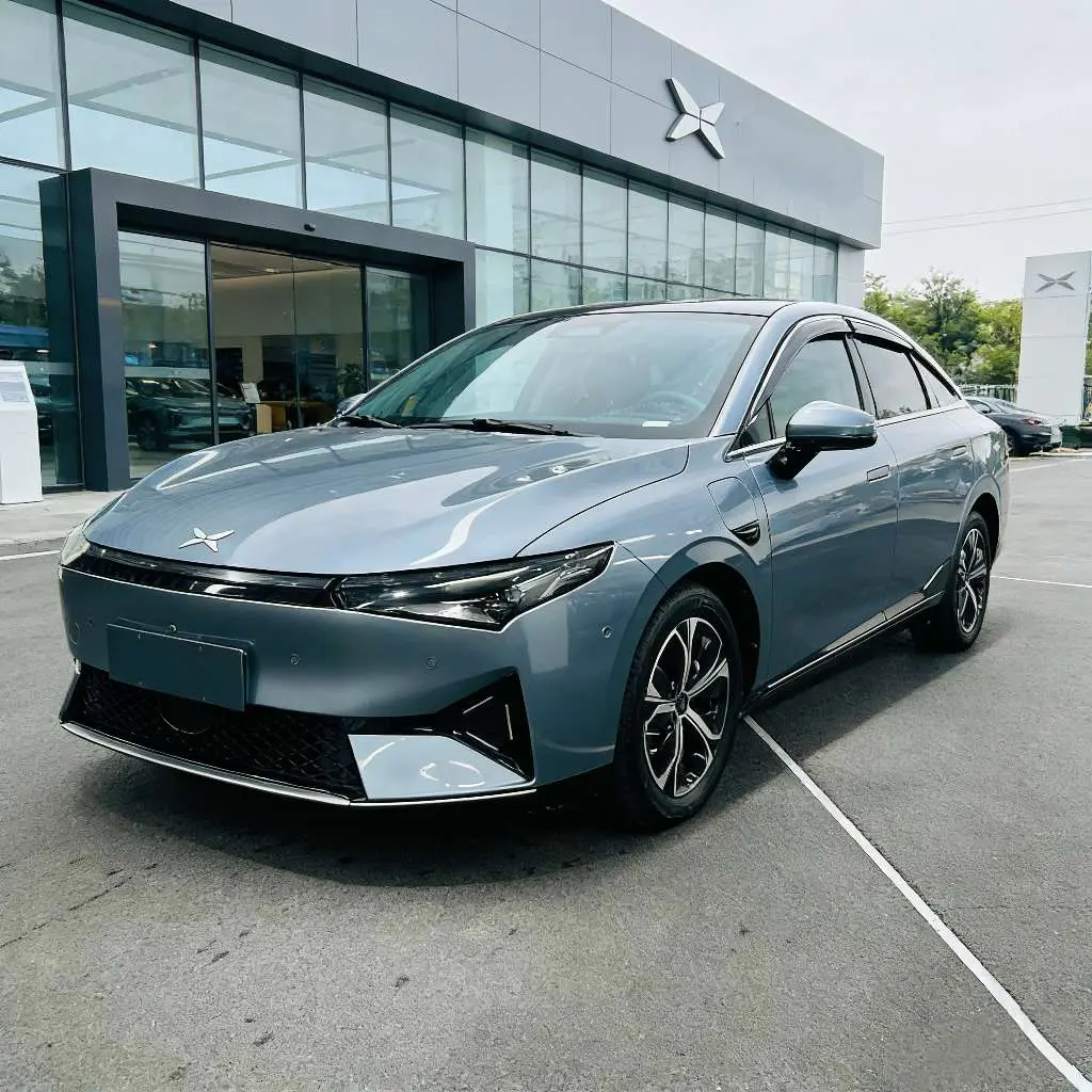 Xpeng P5  из Китая