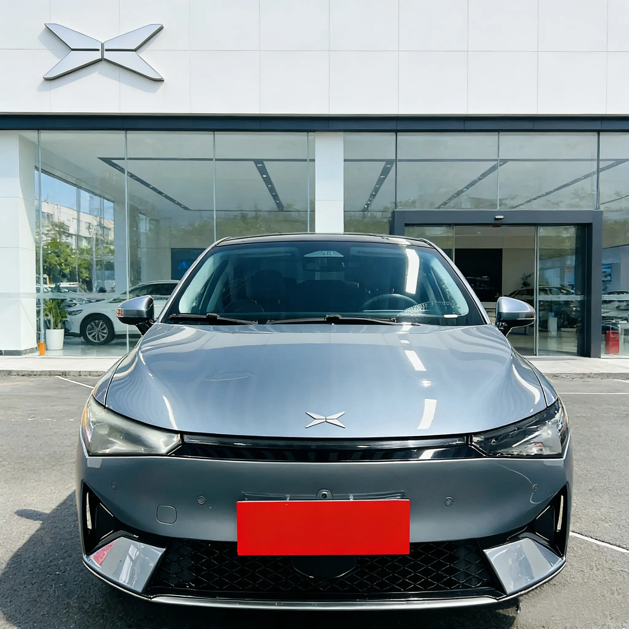 Xpeng P5  из Китая