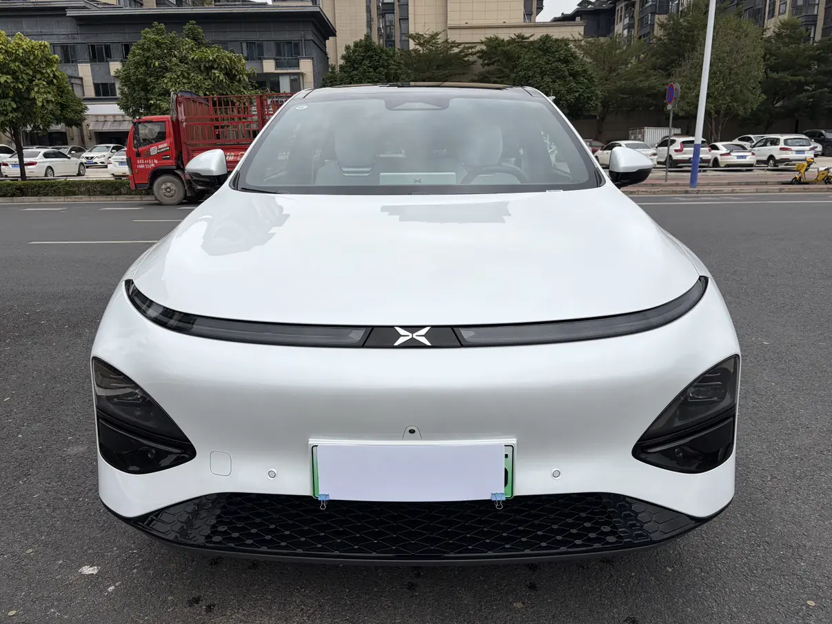 Xpeng G6  из Китая