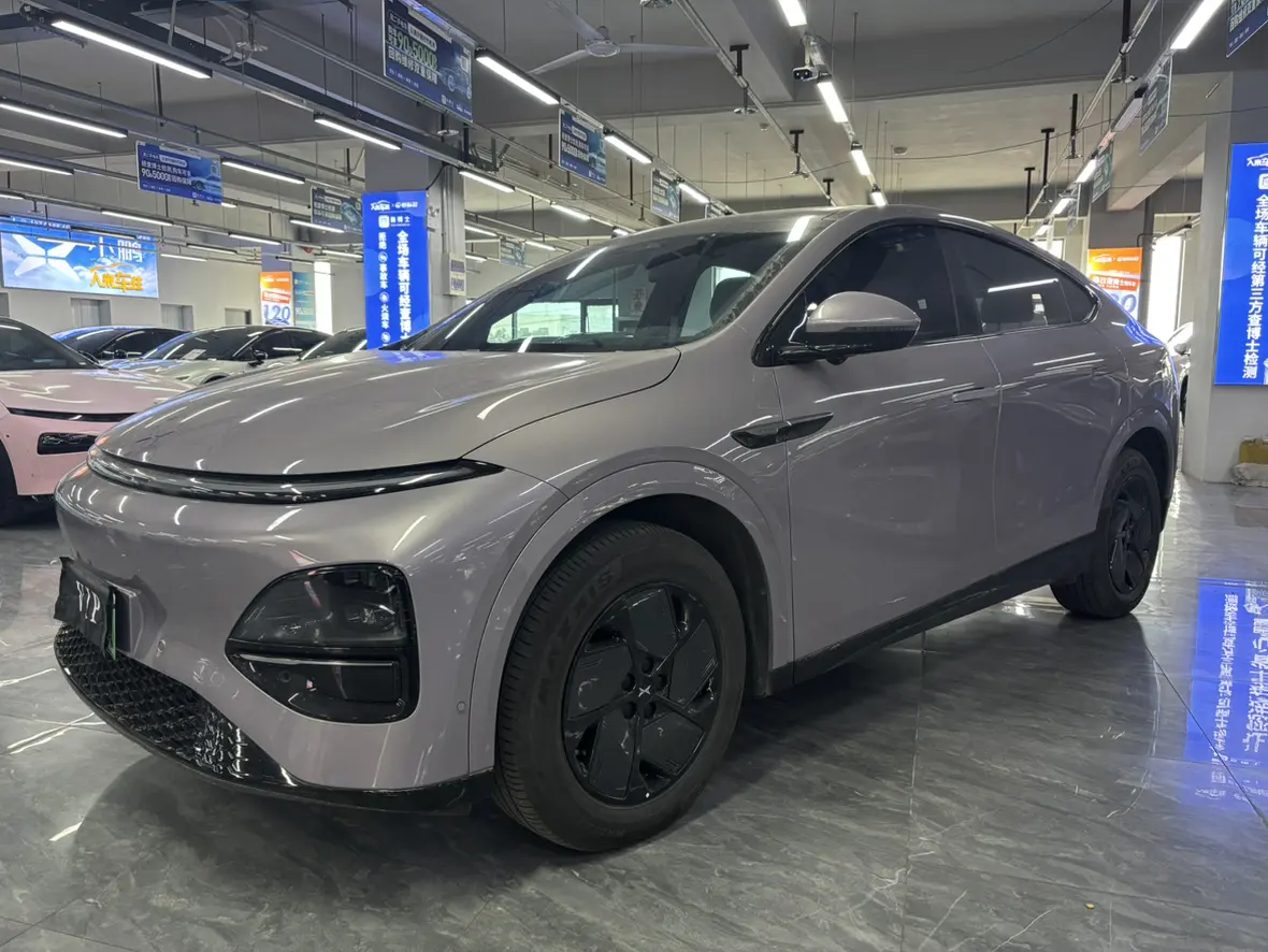 Xpeng G6  из Китая