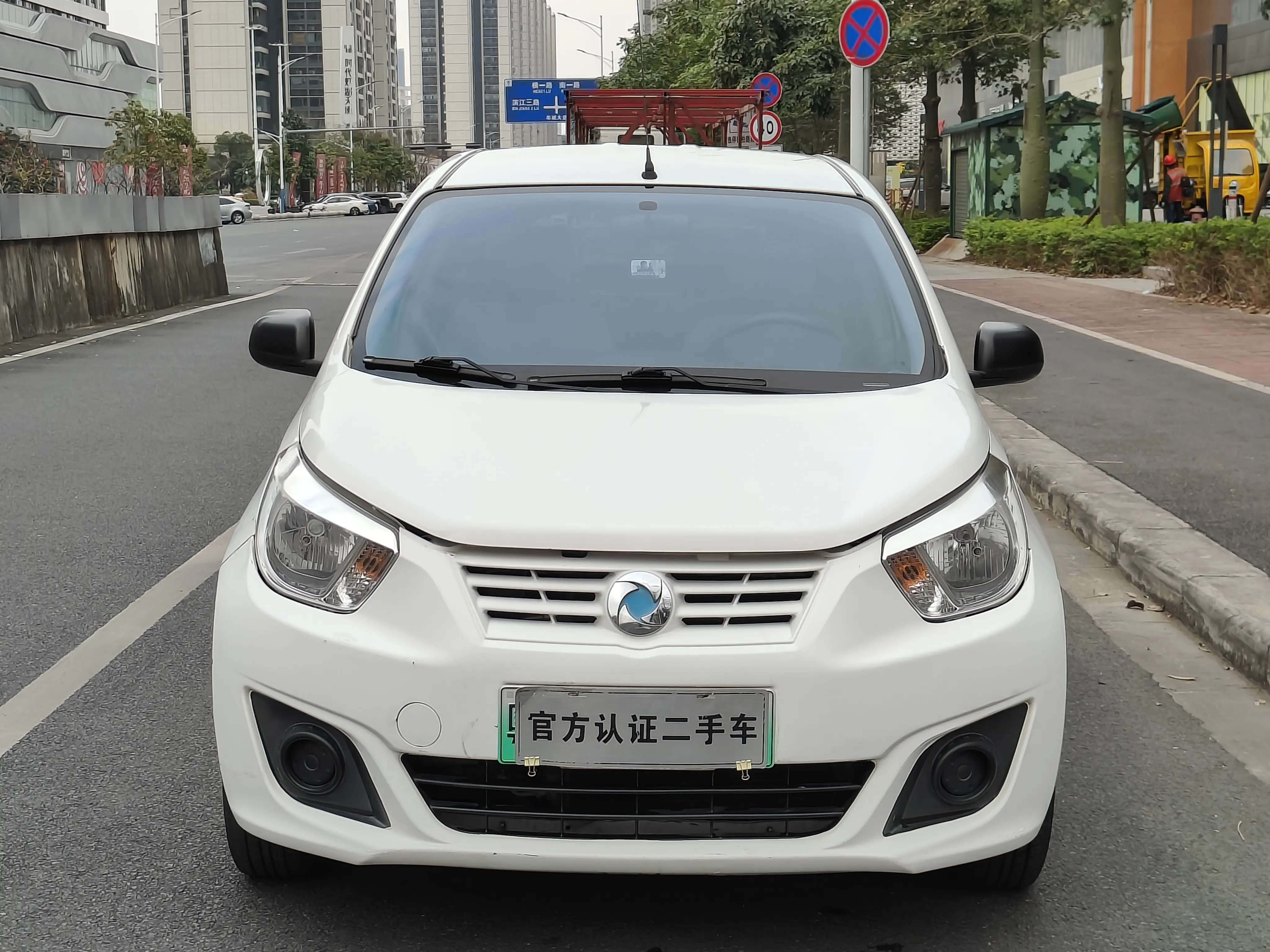 Dongfeng Junfeng ER30  из Китая