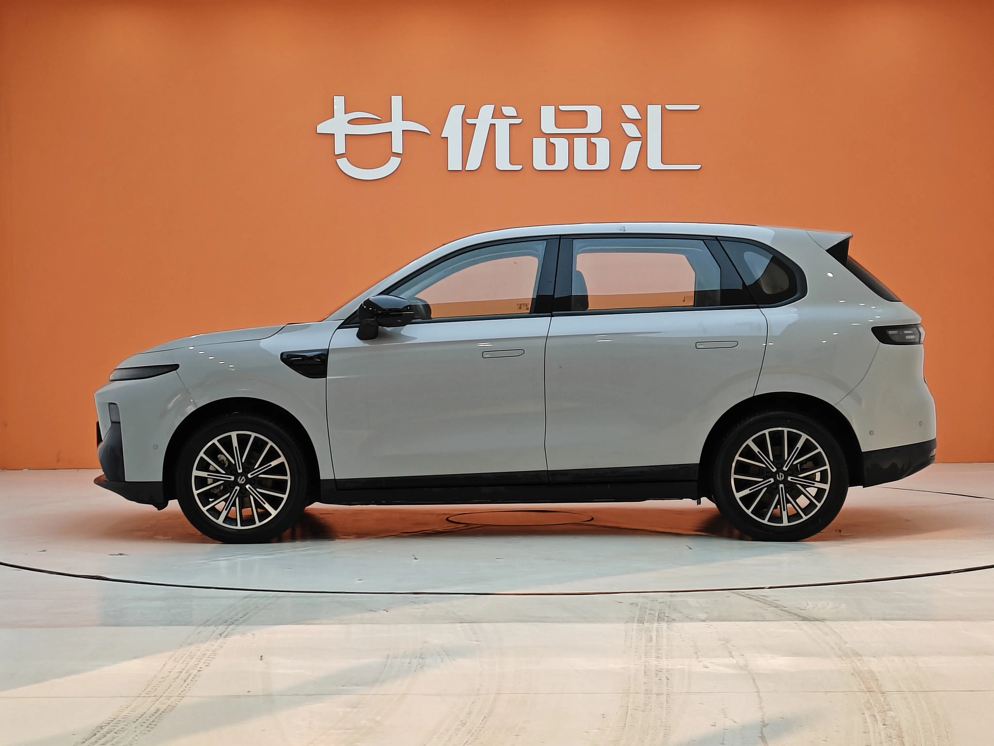 Leapmotor B10  из Китая