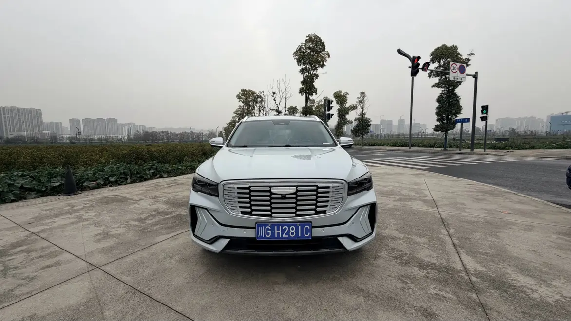 Geely Monjaro (Xingyue L)  из Китая