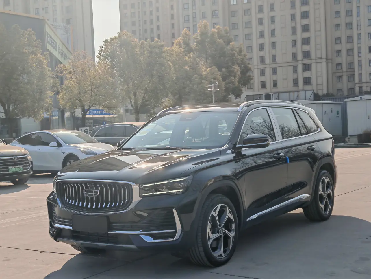 Geely Monjaro (Xingyue L)  из Китая