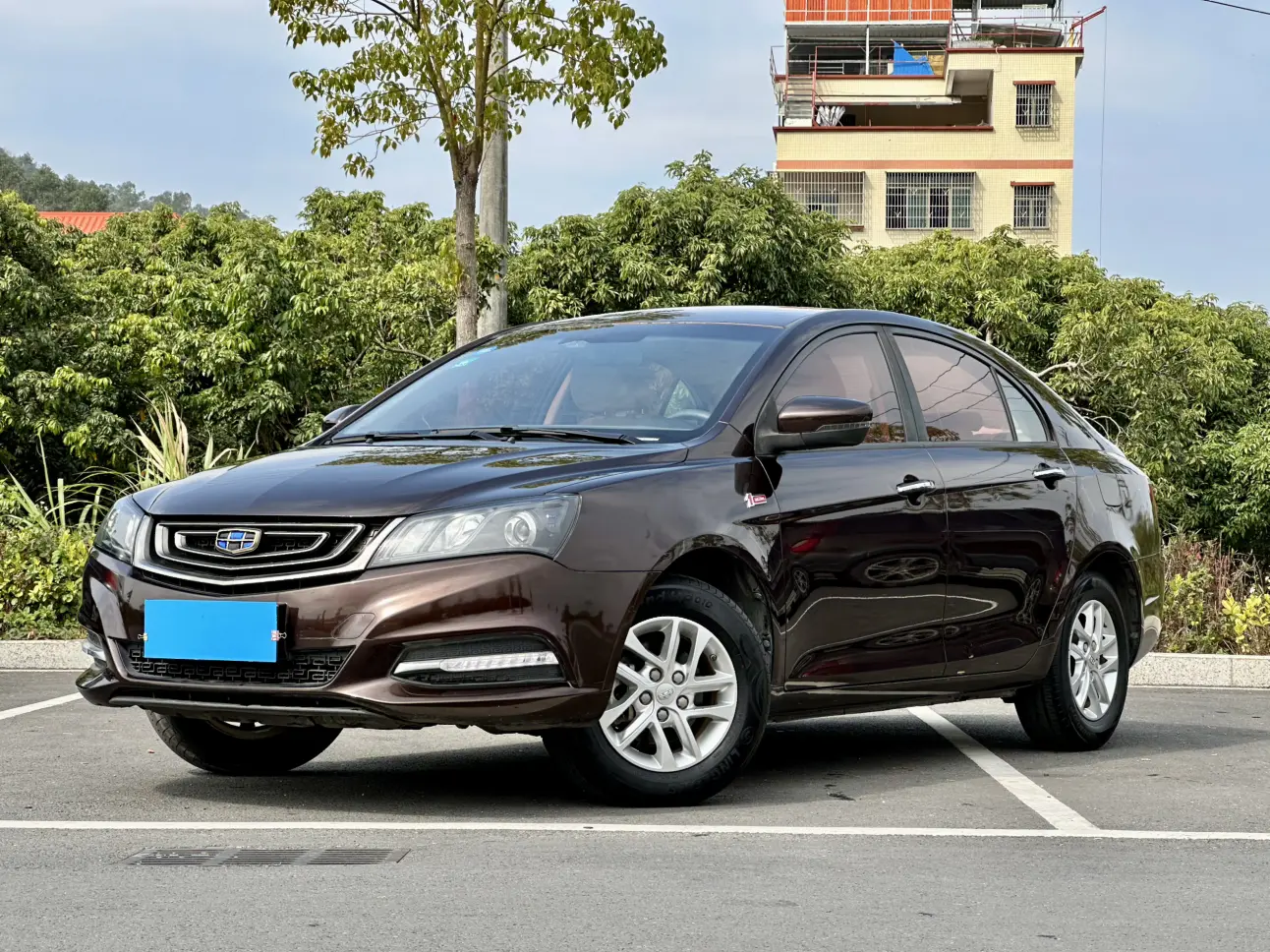 Geely Emgrand  из Китая