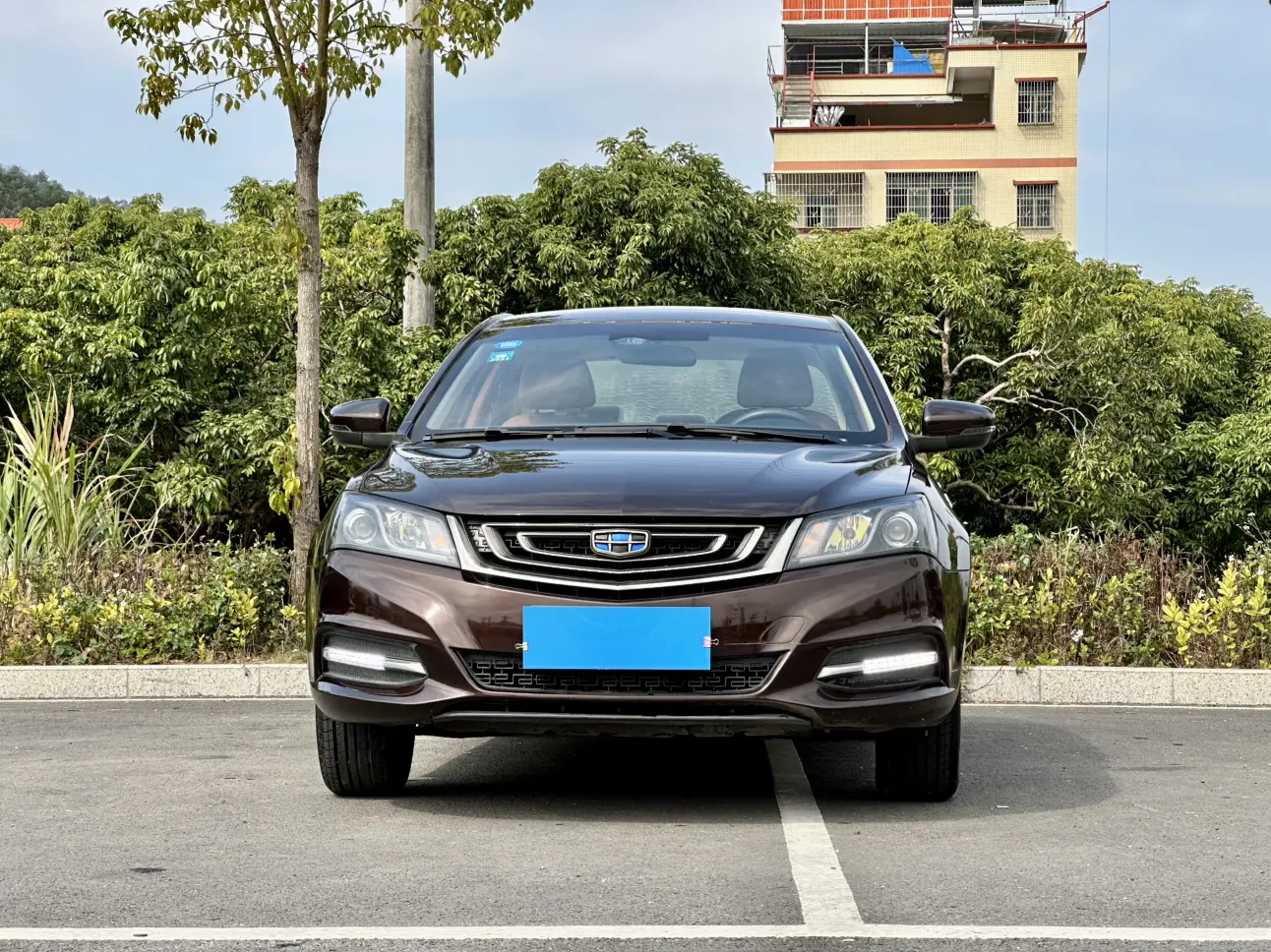 Geely Emgrand  из Китая