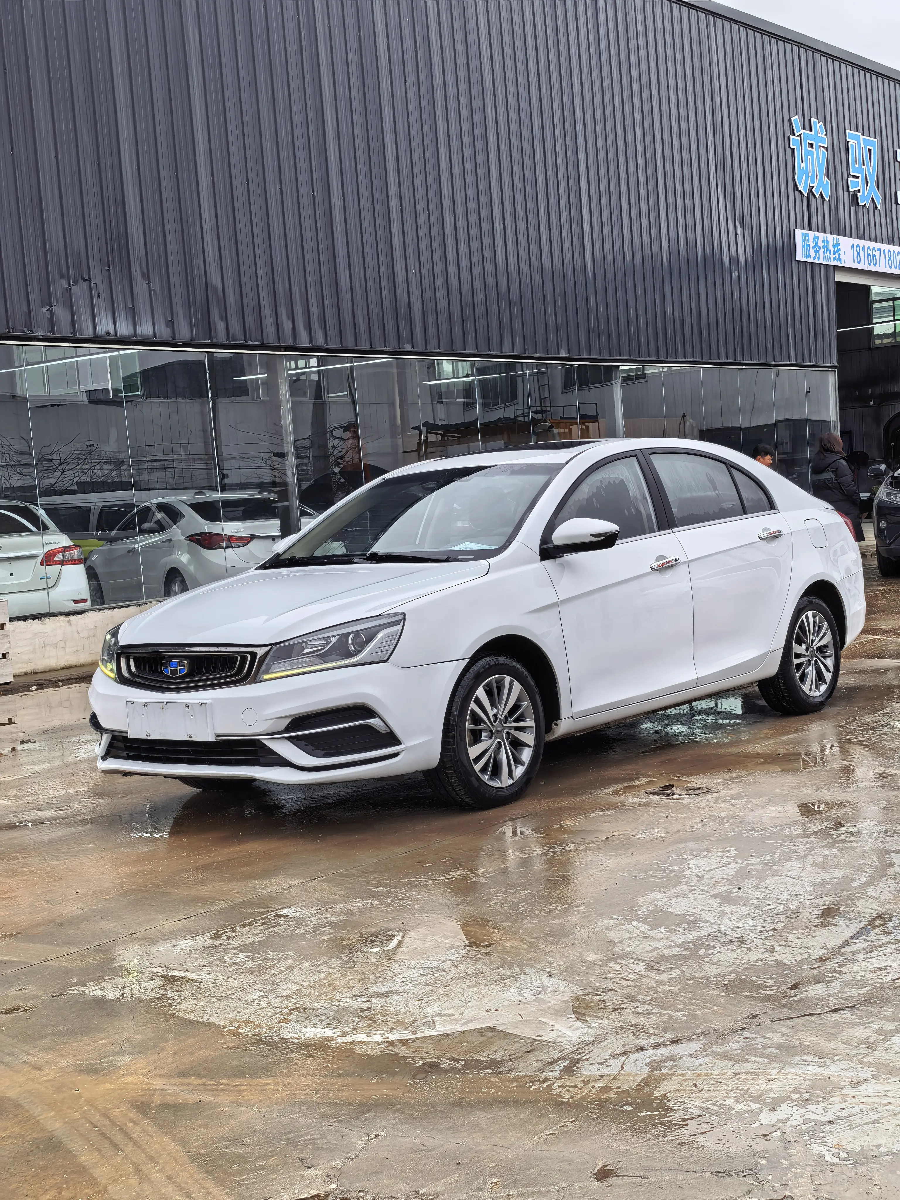 Geely Emgrand  из Китая