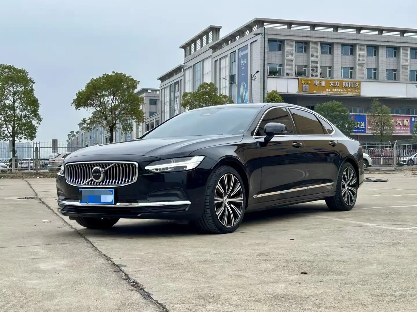 Volvo S90
