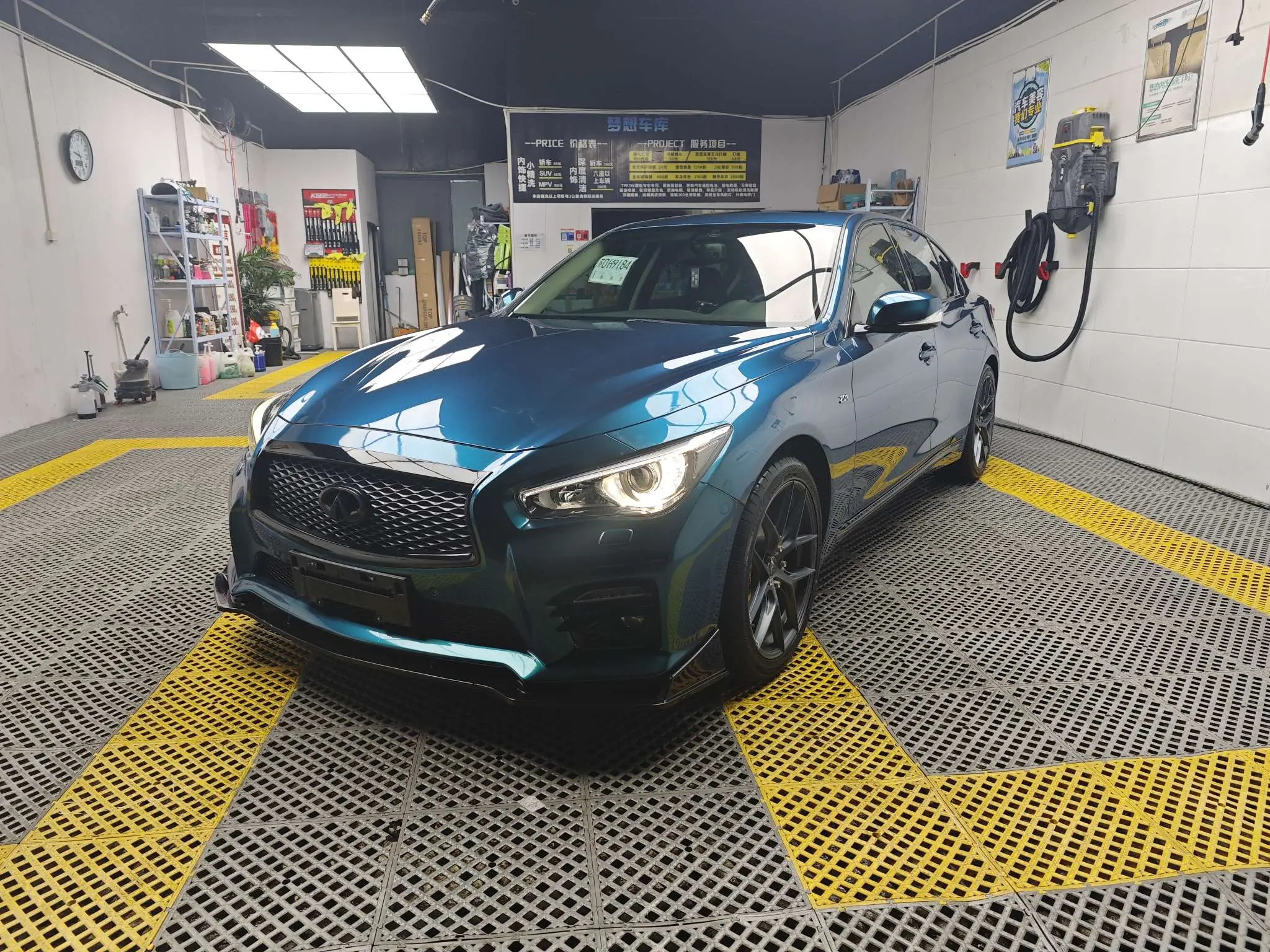 Infiniti Q50L