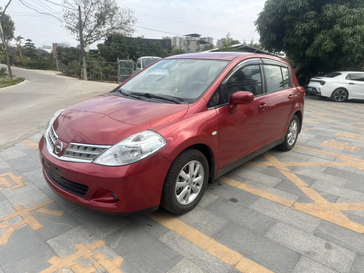 Nissan Tiida  из Китая