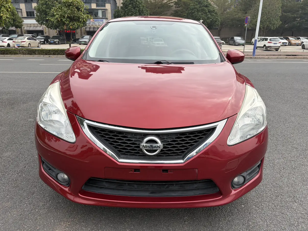 Nissan Tiida  из Китая