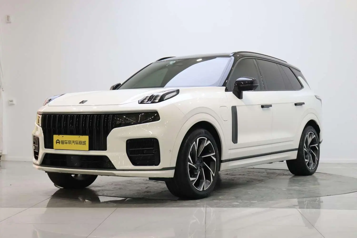 Lynk & Co 09 EM-P
