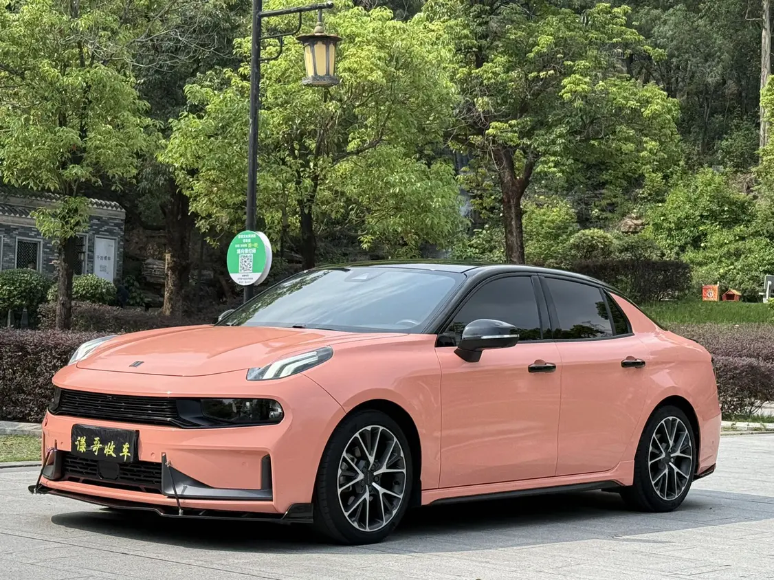 Lynk & Co 03