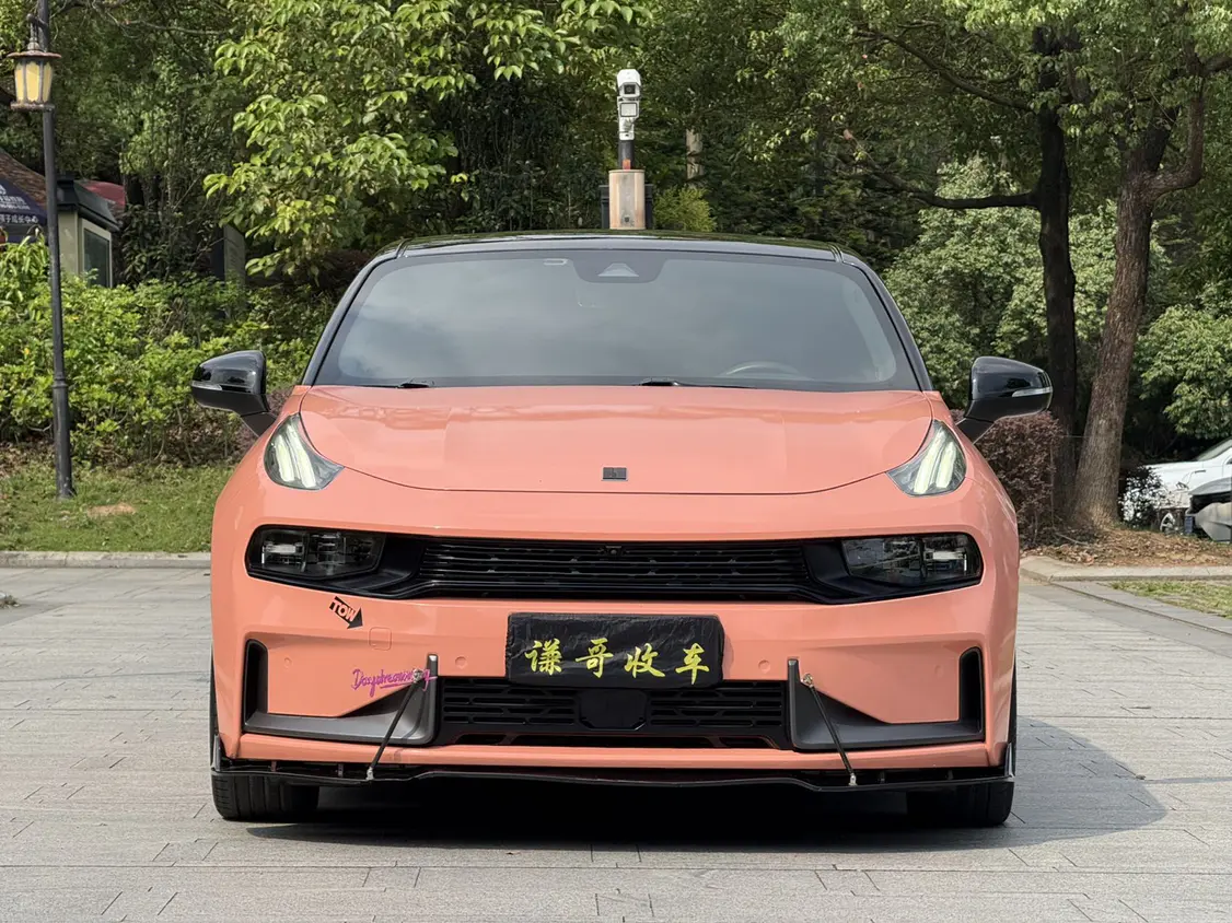 Lynk & Co 03
