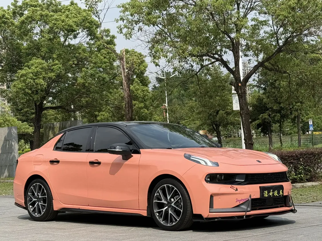 Lynk & Co 03