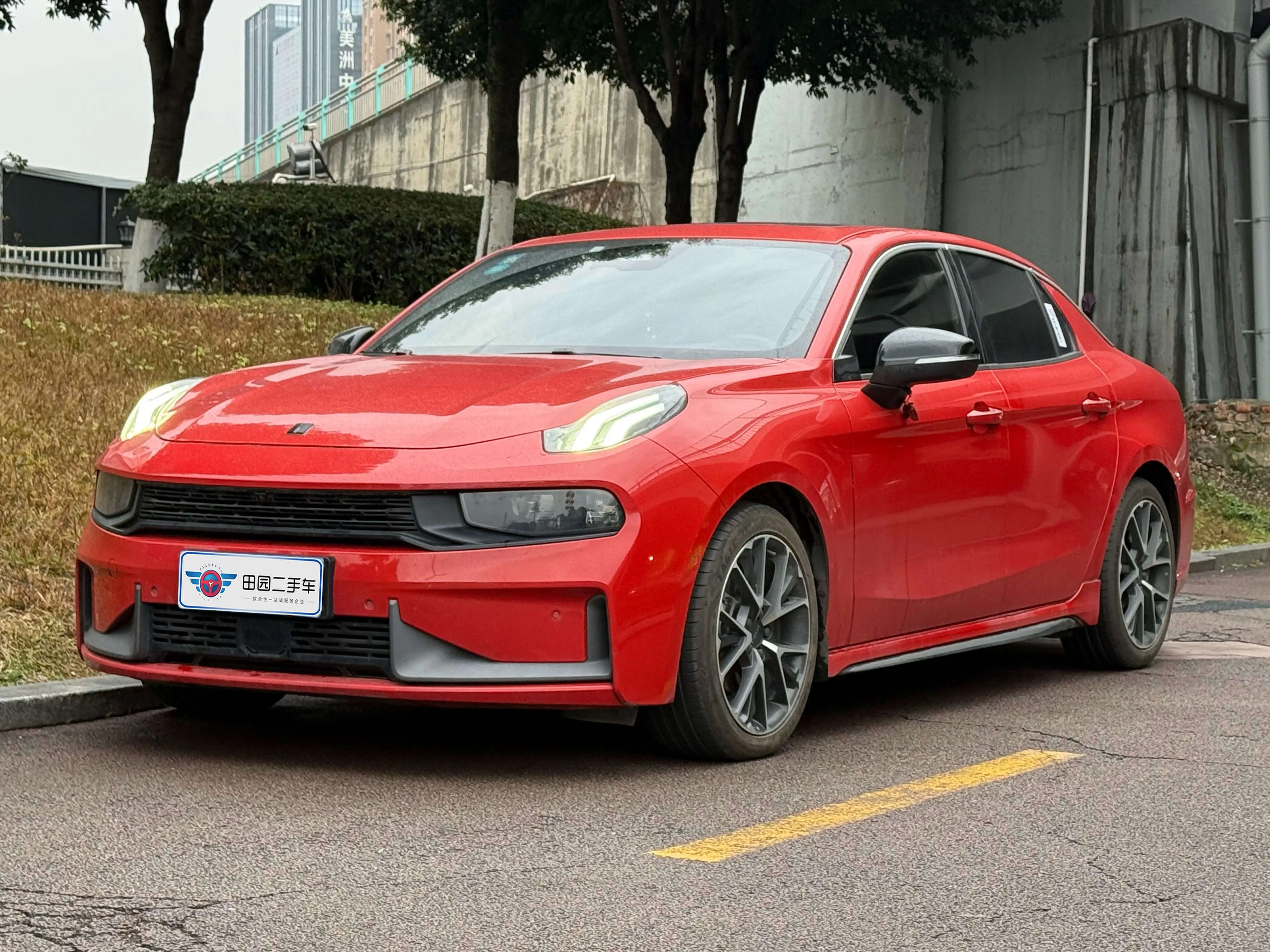 Lynk & Co 03