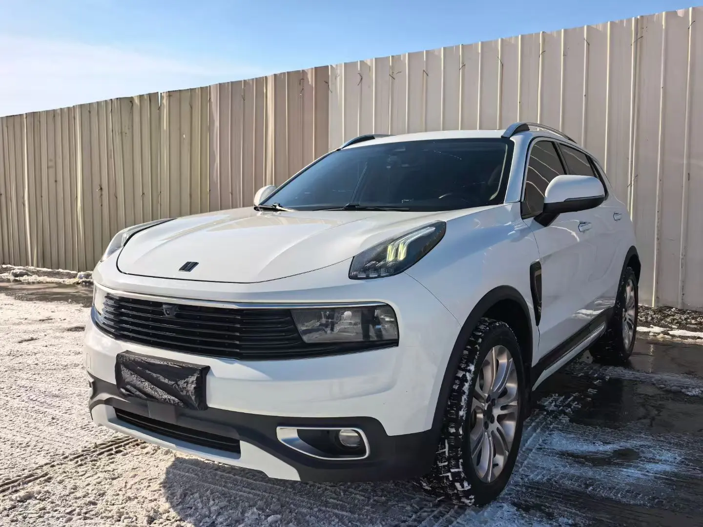 Lynk & Co 01