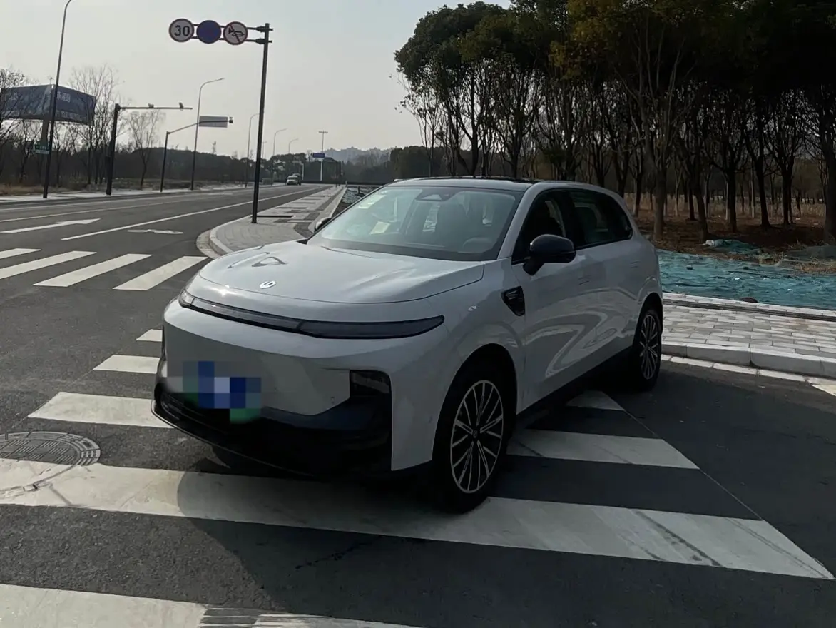 Leapmotor B10  из Китая