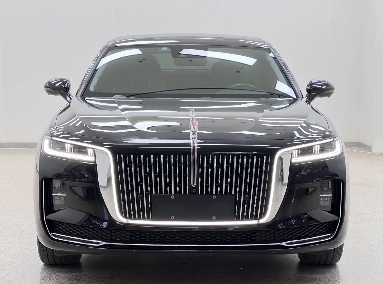 Hongqi H9  из Китая