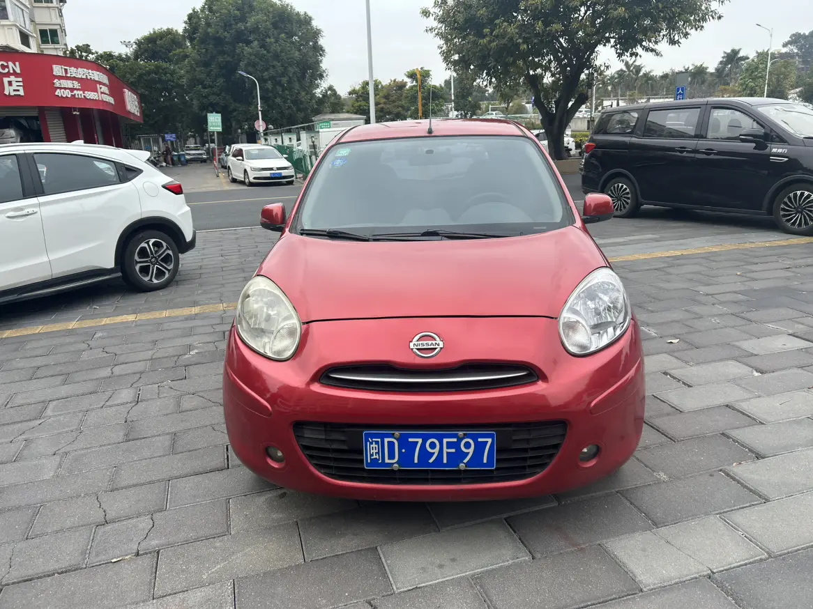 Nissan March  из Китая