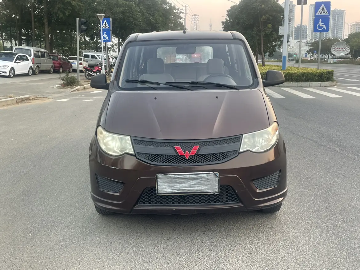Wuling Hongguang  из Китая