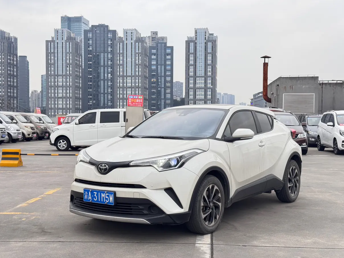 Toyota C-HR Hybrid (Yize IZOA)  из Китая