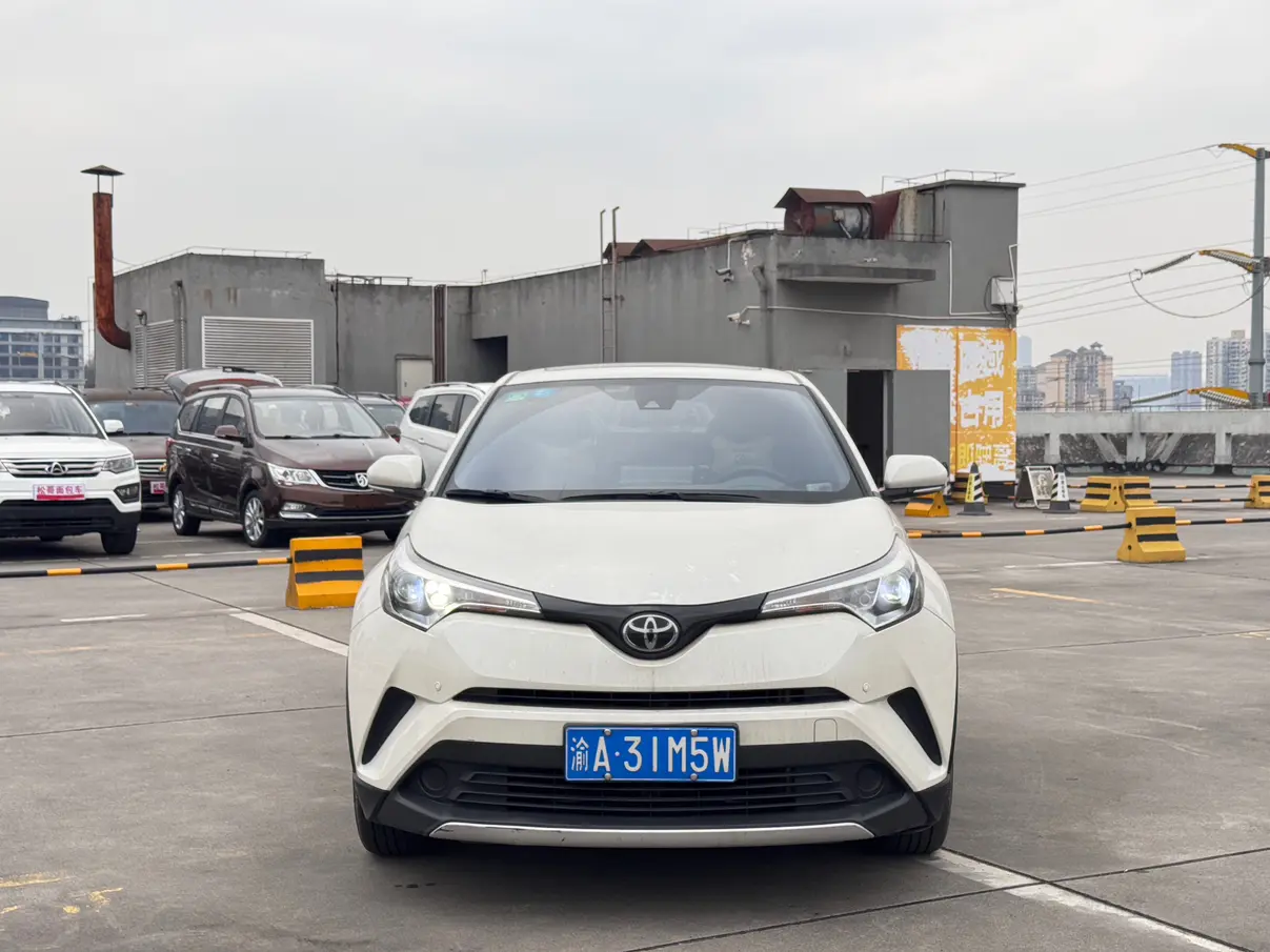 Toyota C-HR Hybrid (Yize IZOA)  из Китая