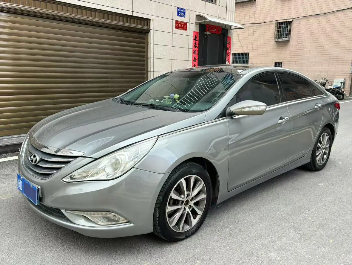 Hyundai Sonata eight