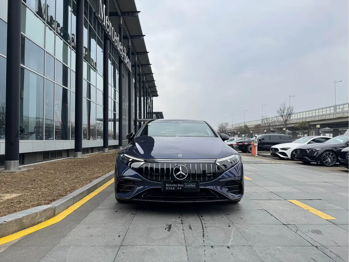 Mercedes-Benz EQS AMG  из Китая