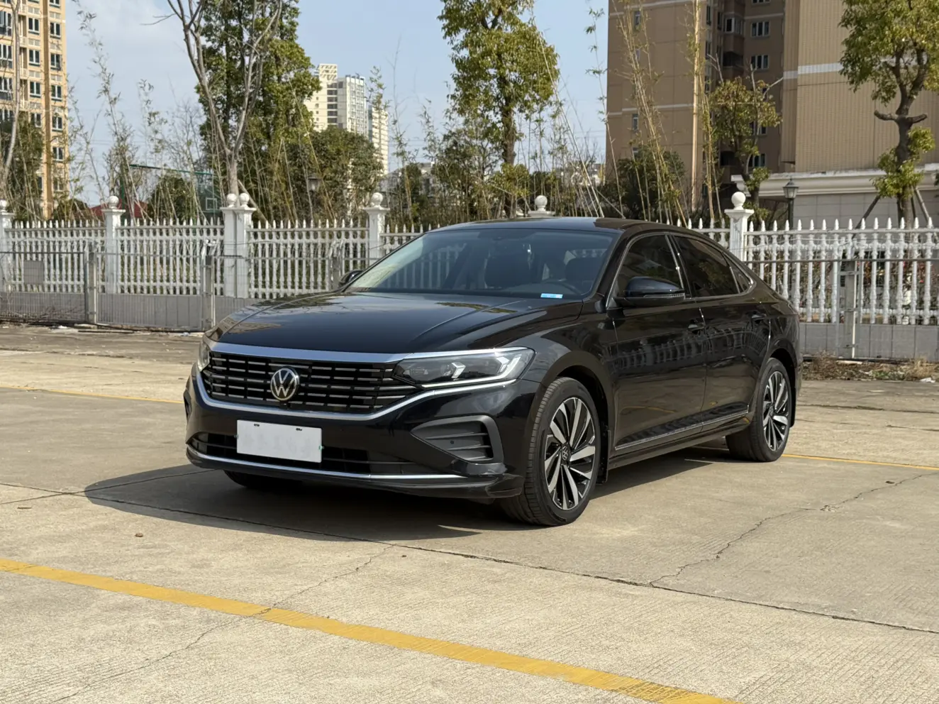 Volkswagen Passat  из Китая
