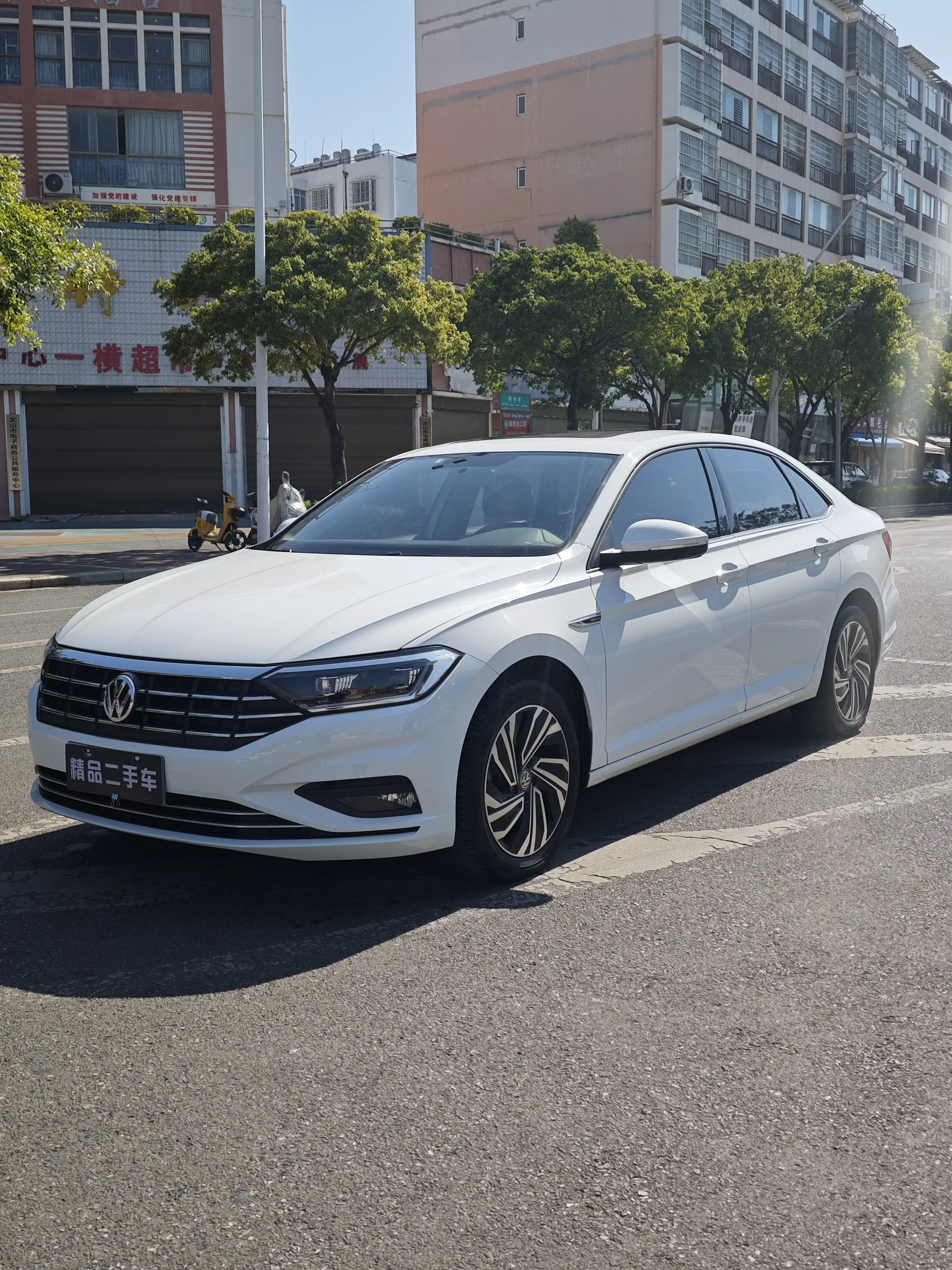 Volkswagen Sagitar  из Китая