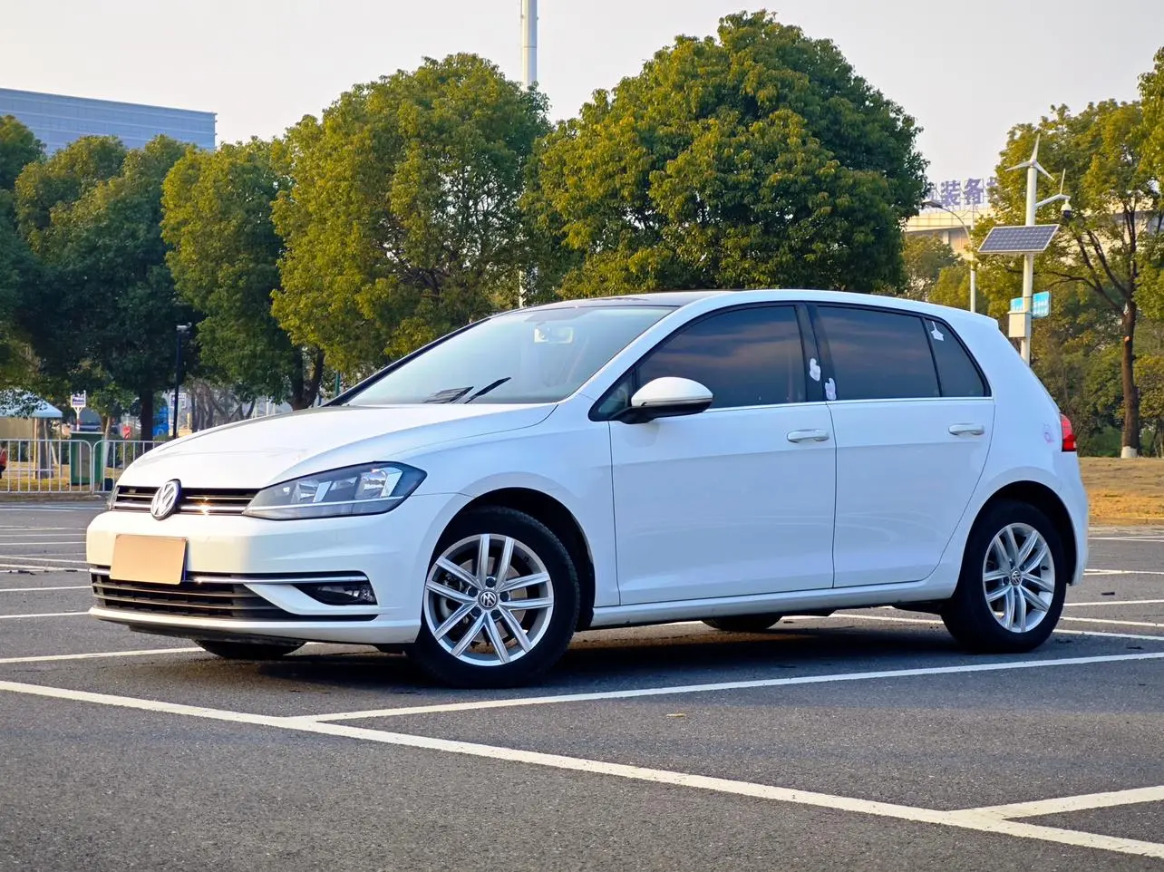 Volkswagen Golf  из Китая