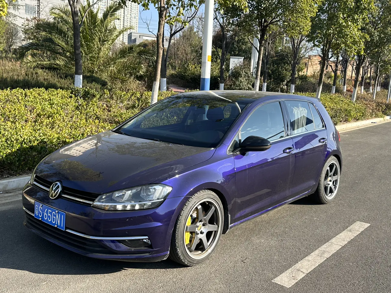 Volkswagen Golf  из Китая