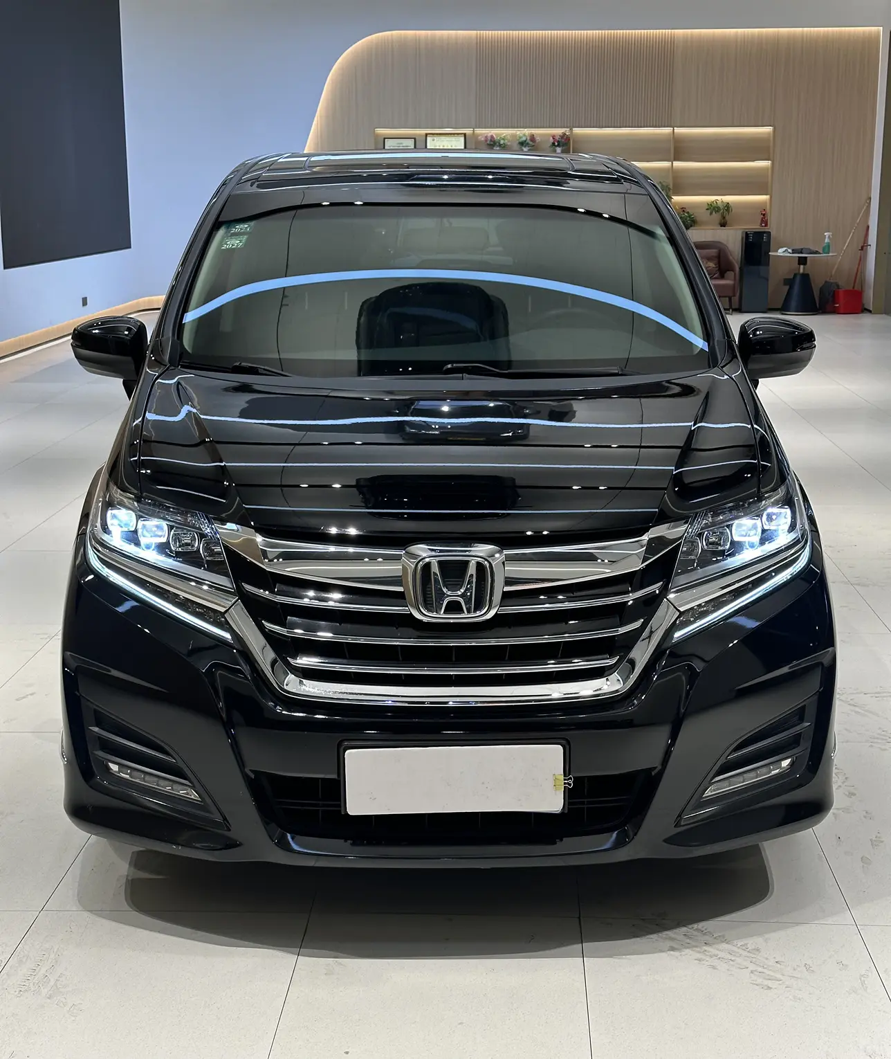 Honda Elysion (Alison)  из Китая