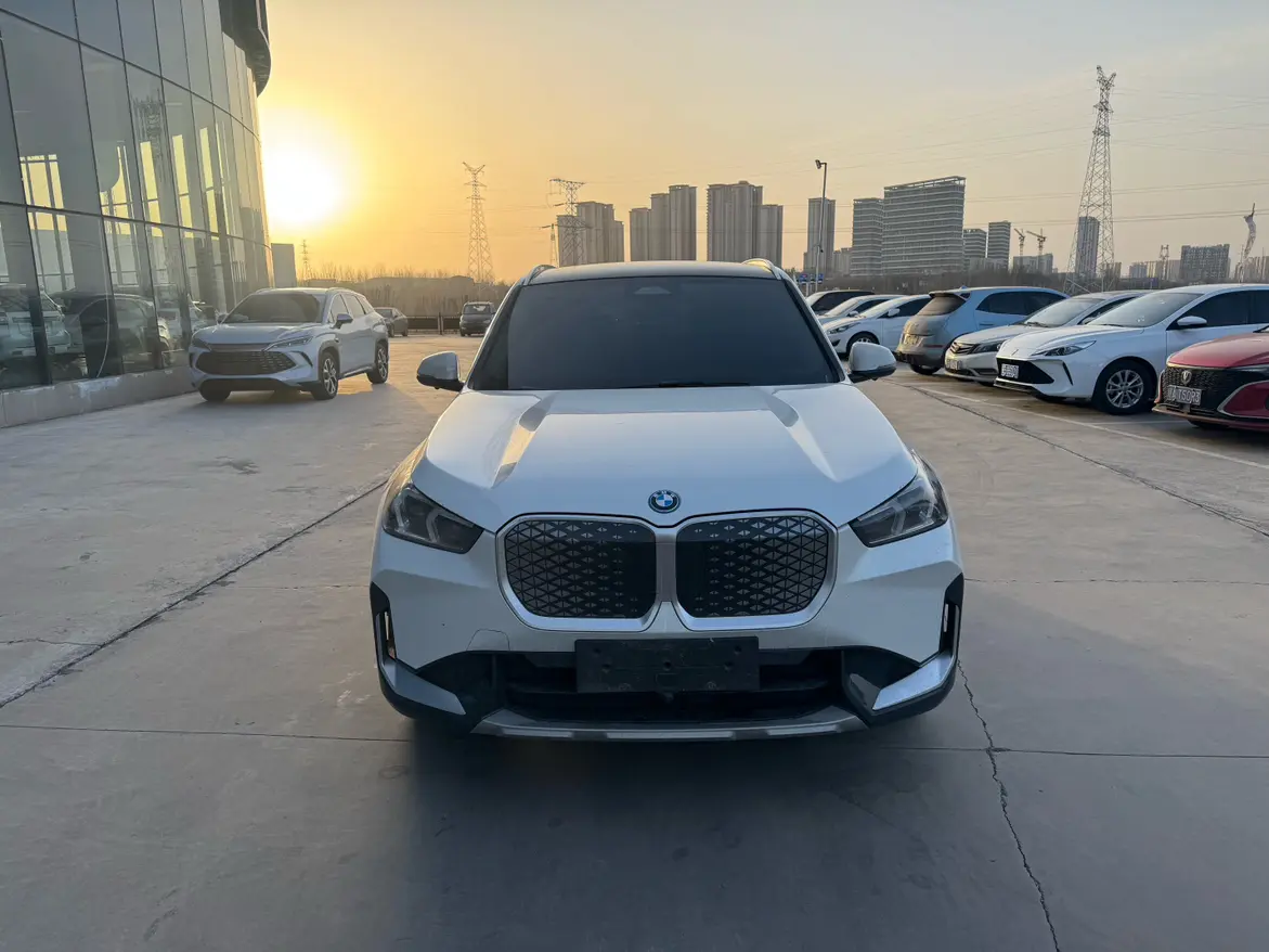 BMW iX1  из Китая