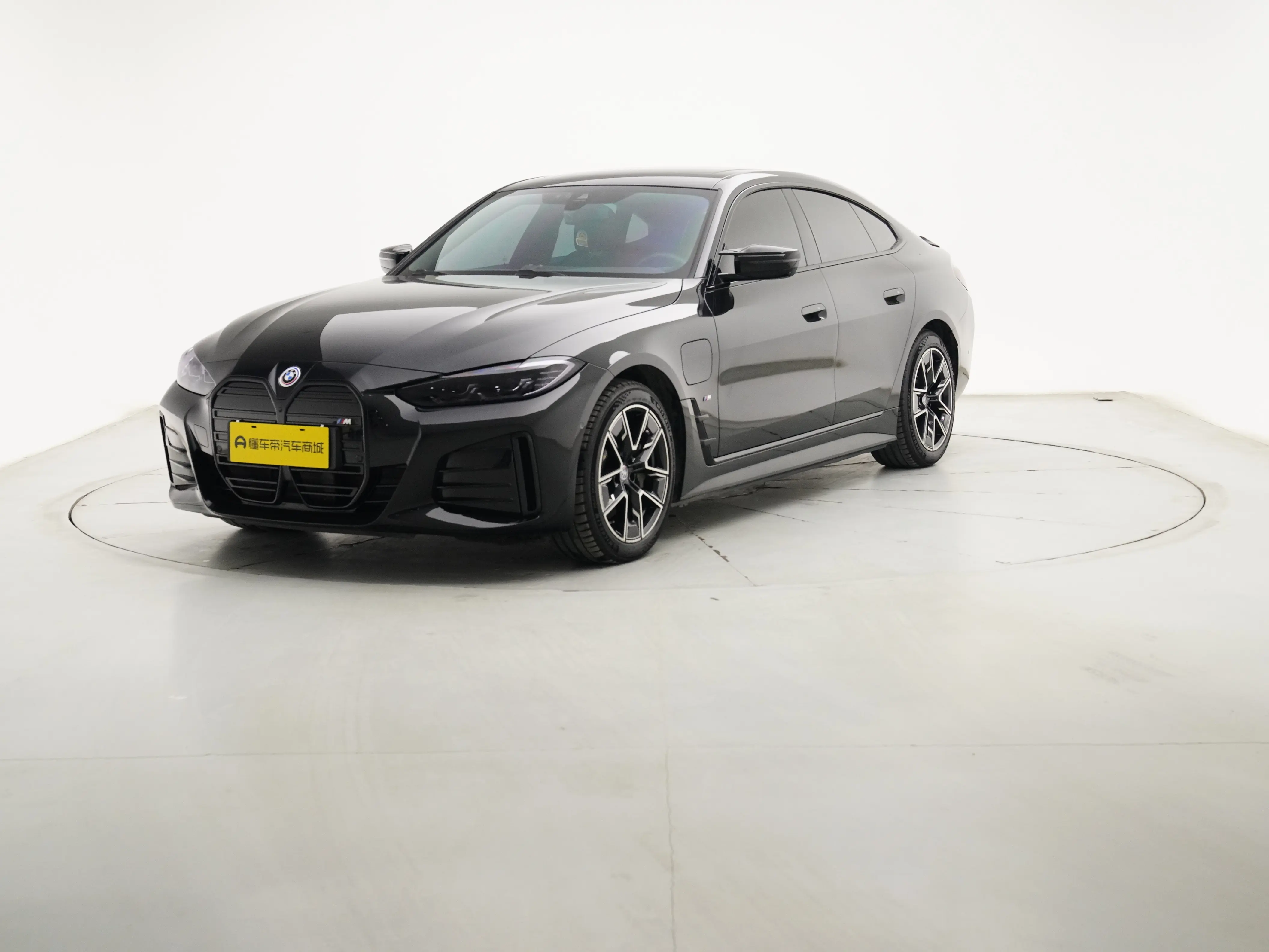 BMW i4  из Китая