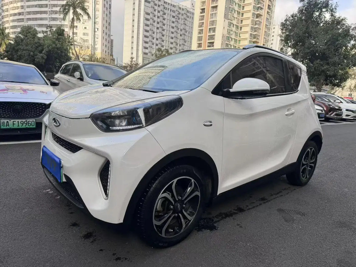 QQ New Energy Little ant  из Китая