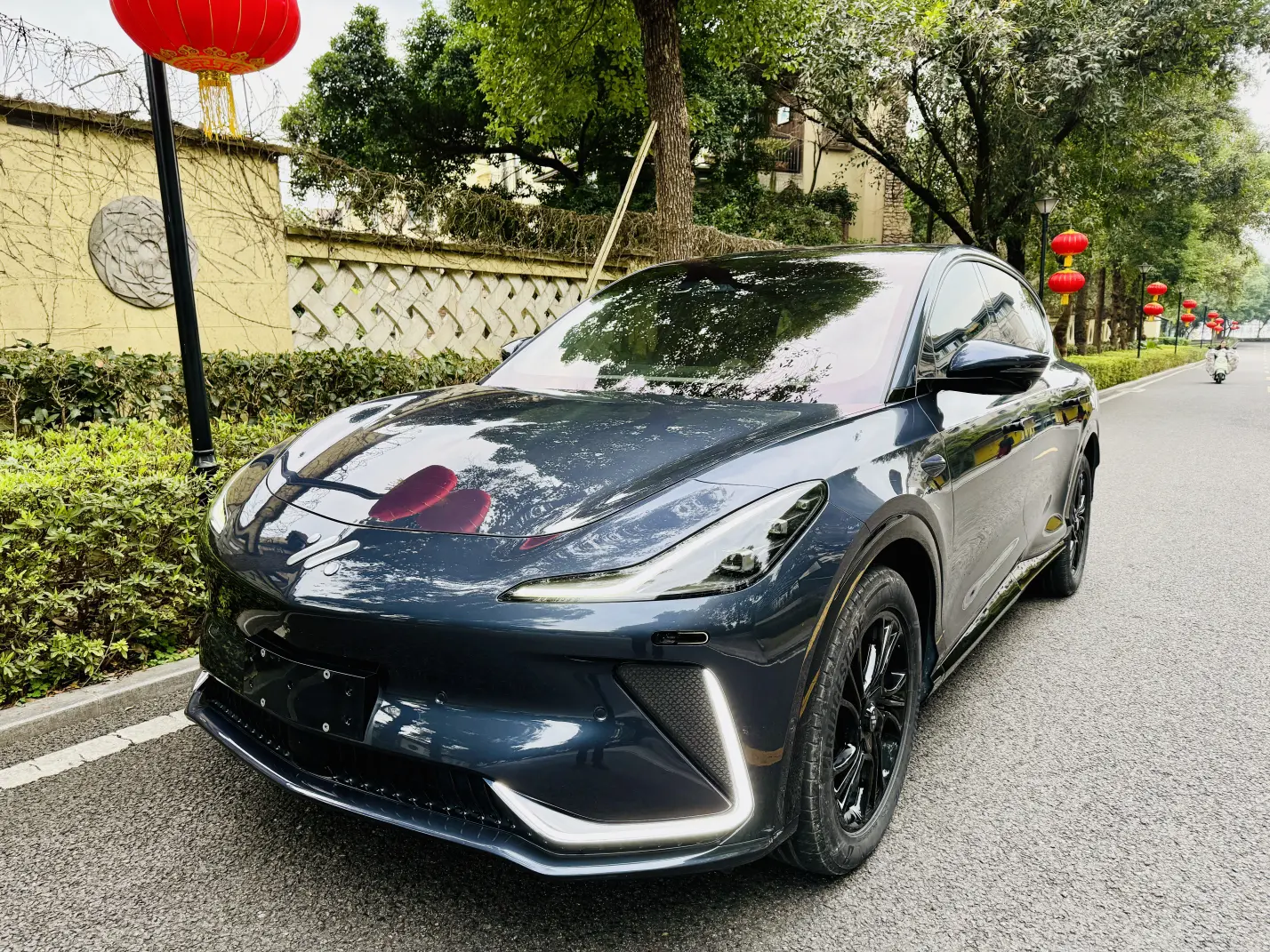 Zhiji LS7  из Китая